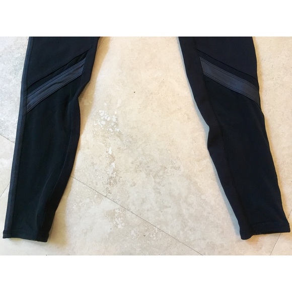 ALO Yoga Epic Legging - Picture 5 of 8